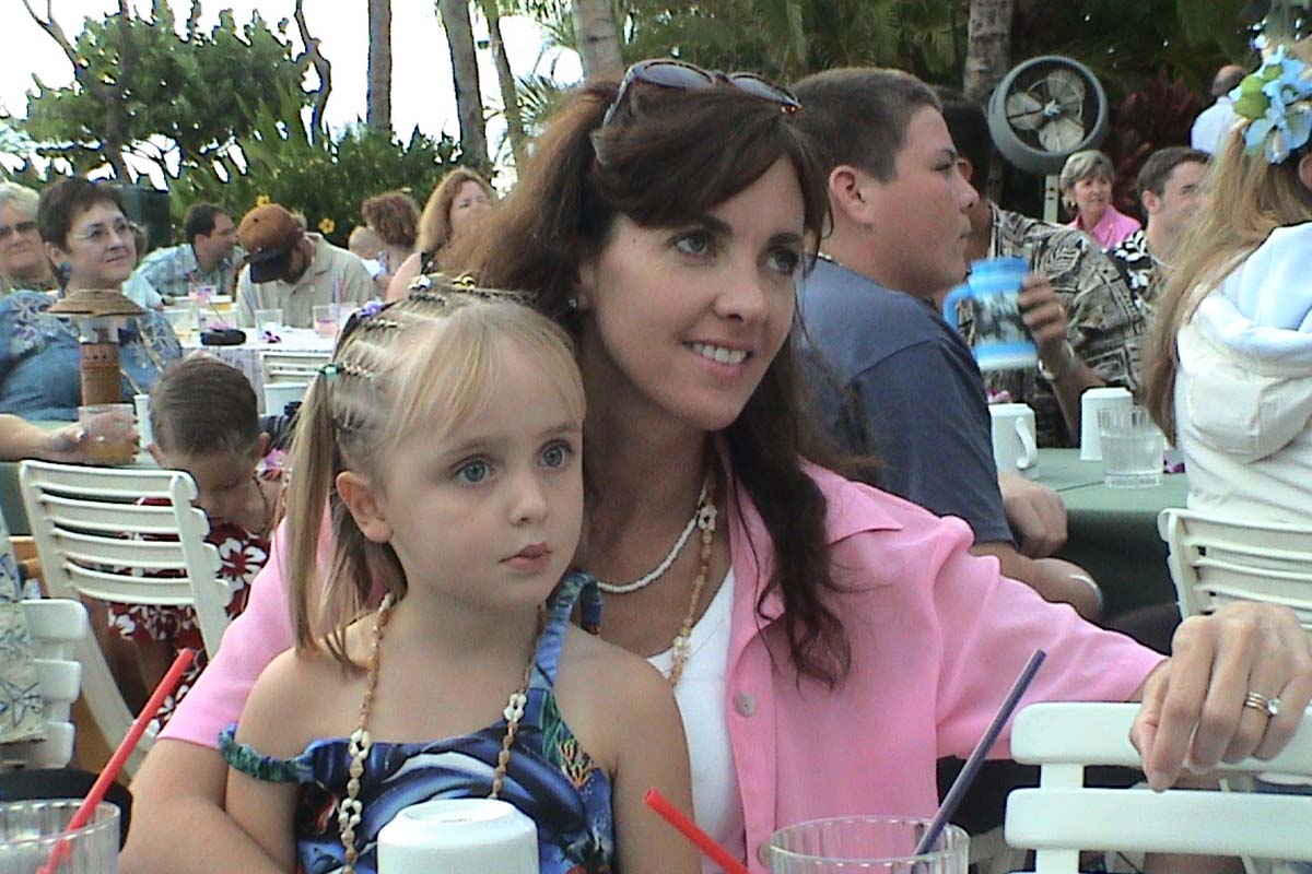 Amber and Jennifer at Hawaiian luau