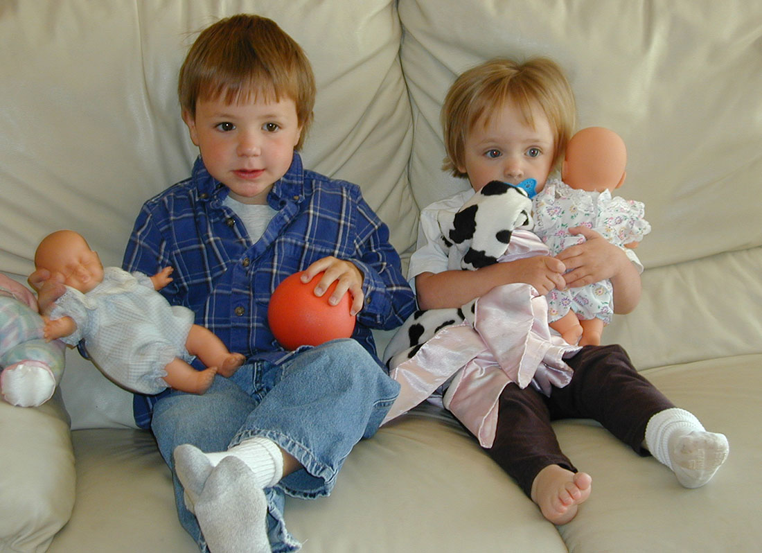 Amber and Jennifer before Toy Story 3 premiere