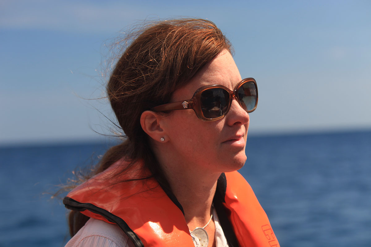 Jennifer, sunglass model